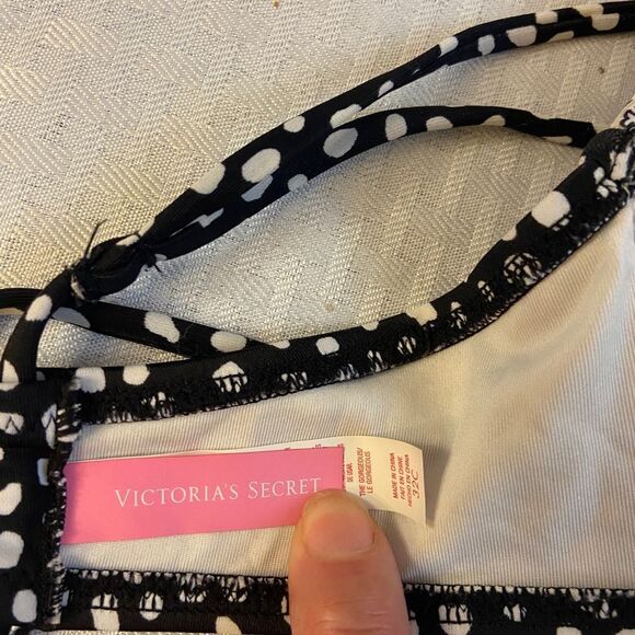 Vs the gorgeous black 32C bra dots pink tassel padded - Picture 4 of 5
